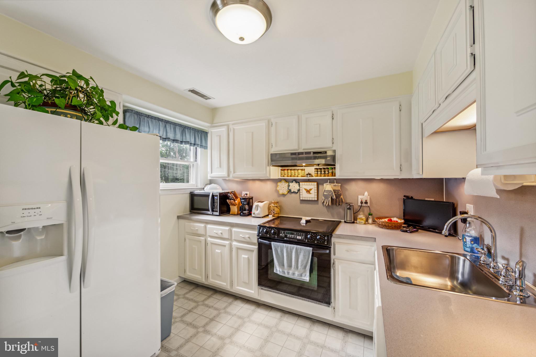 516 Swedesford Road Exton, PA 19341 - Photo 5 of 28 Kitchen