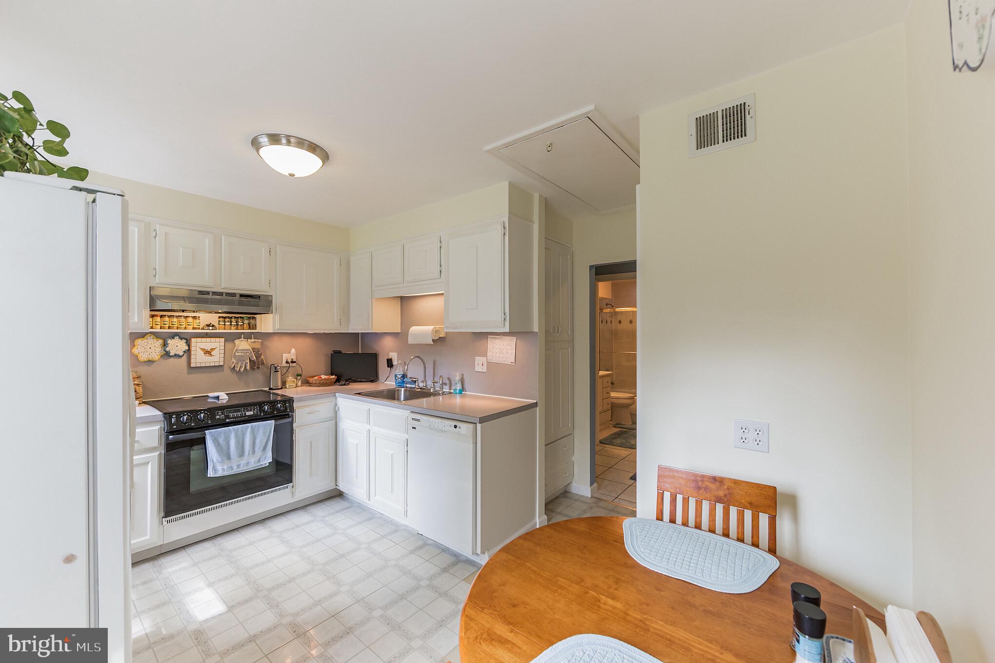 516 Swedesford Road Exton, PA 19341 - Photo 7 of 28 Eating area