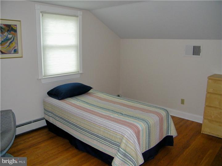 2013 Spring Mill Road Conshohocken, PA 19428 - Photo 11 of 16 Bedroom 3