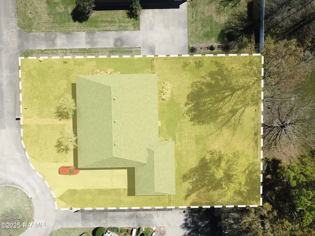 $299,999 | 2018 La Belle Villa Road, New Iberia, LA 70563