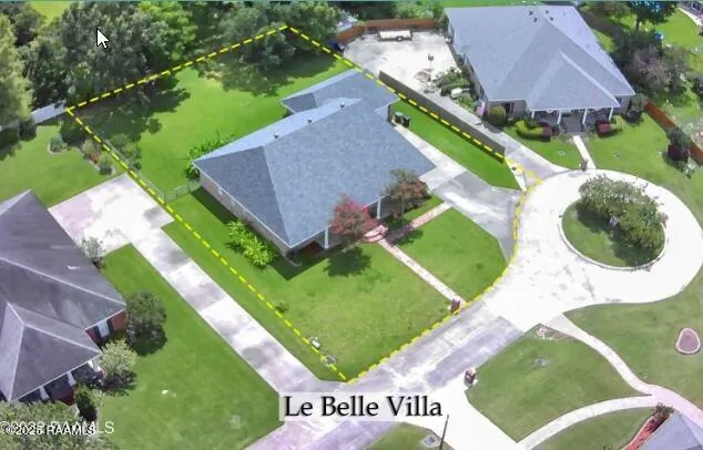 $299,999 | 2018 La Belle Villa Road, New Iberia, LA 70563