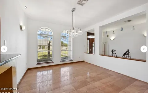 $299,999 | 2018 La Belle Villa Road, New Iberia, LA 70563