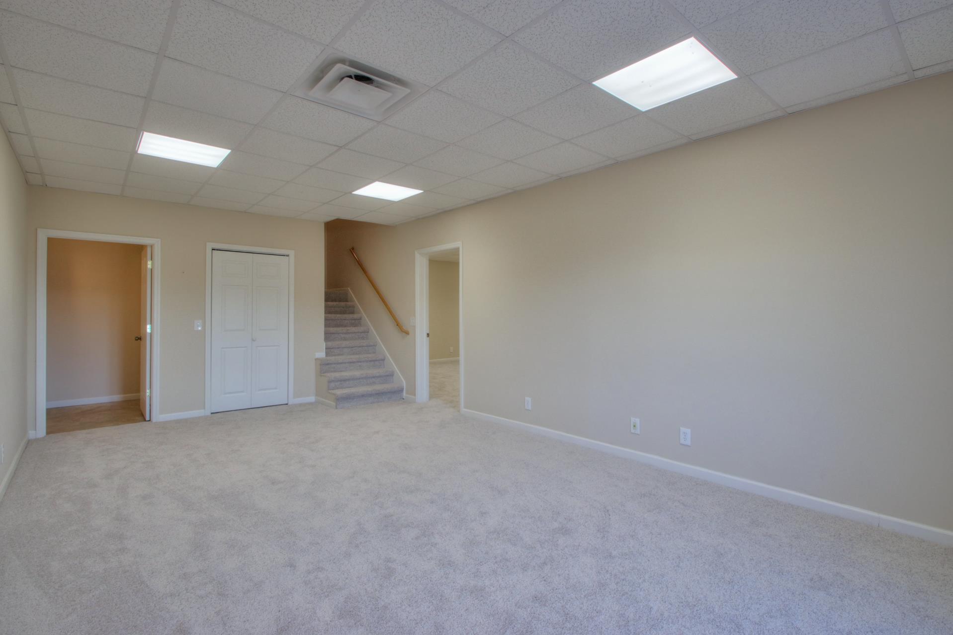 5532 Franklin Road Lebanon, TN 37090 - Photo 22 of 30 an empty room with a ceiling fan
