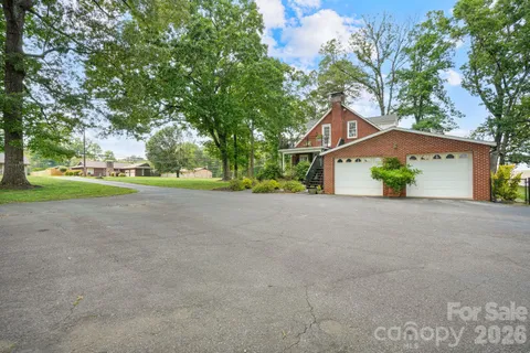 $474,900 | 1520 5th Street Northeast, Hickory, NC 28601