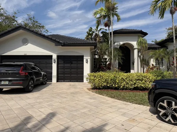 $2,000,000 | 3309 Bradenham Lane, Davie, FL 33328