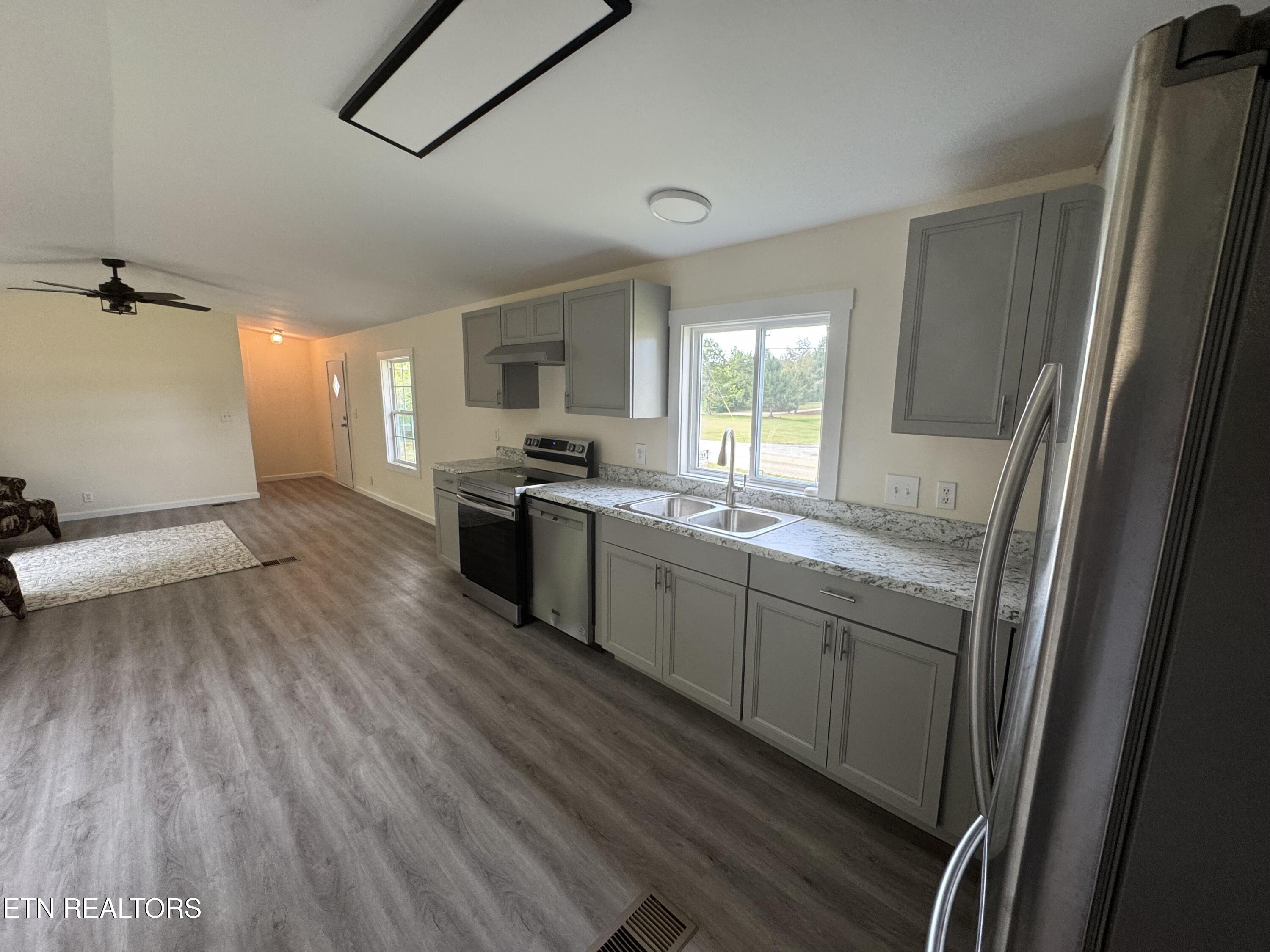 11131 Vonore Road Loudon, TN 37774 - Photo 9 of 17 Kitchen