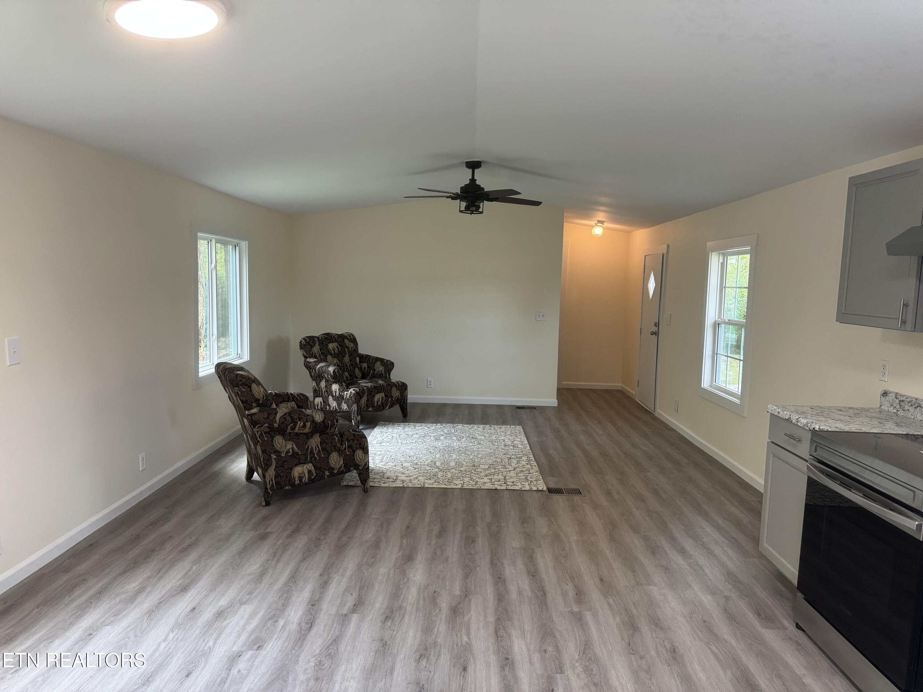 11131 Vonore Road Loudon, TN 37774 - Photo 10 of 17 Living RM