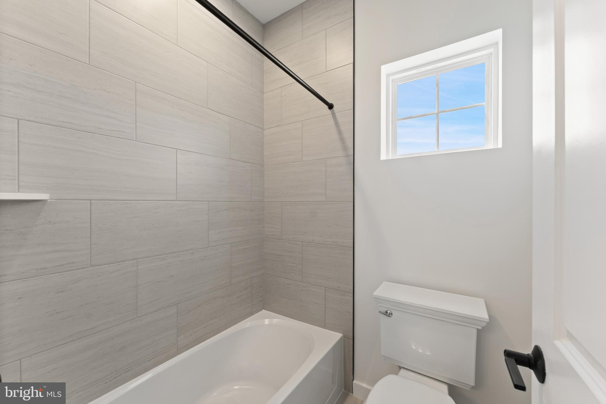 17403 Fyffe Road Poolesville, MD 20837 - Photo 27 of 33 Secondary Bath