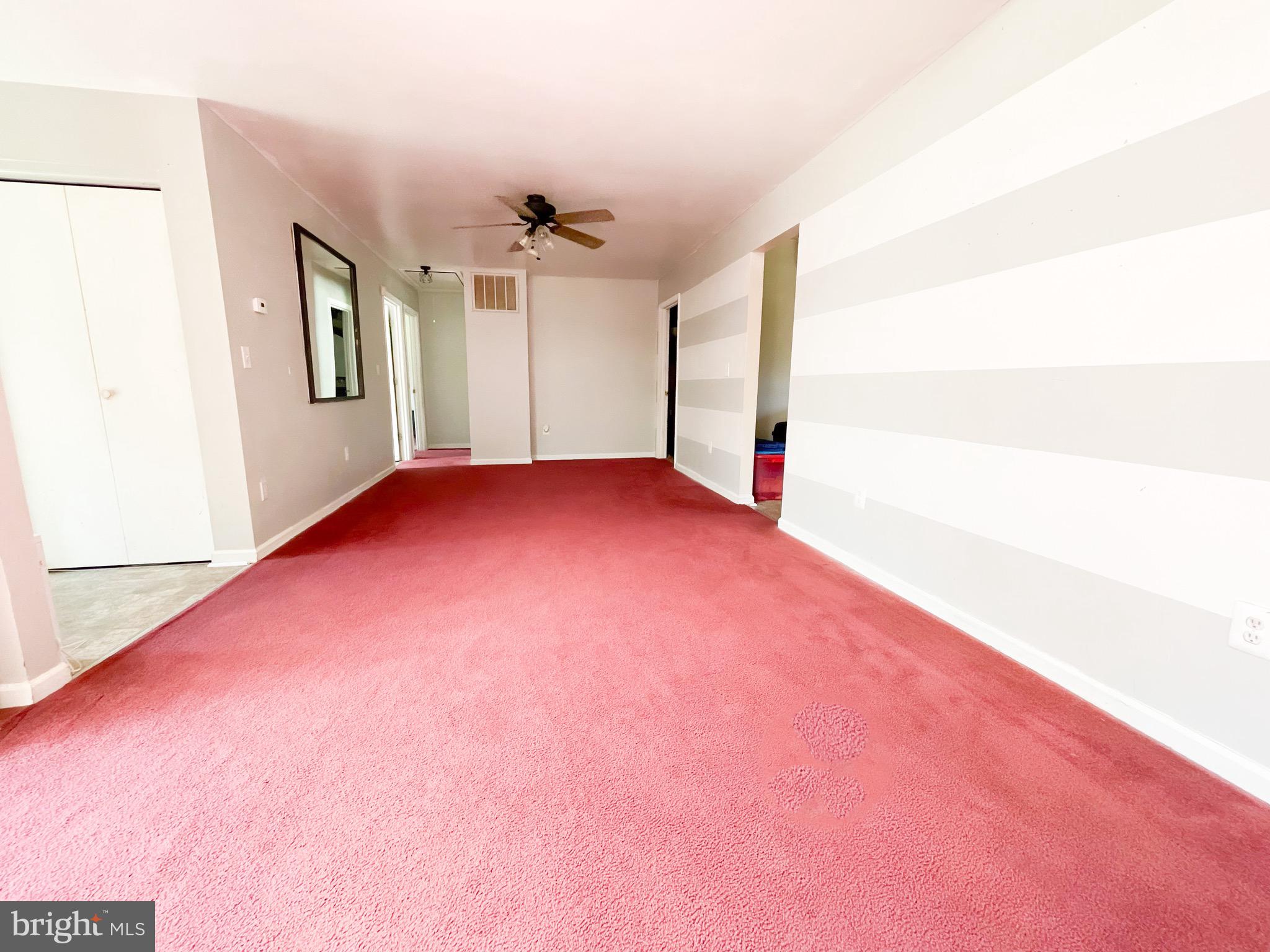 31093 Price Road Locust Grove, VA 22508 - Photo 3 of 25 Living space/wide halls