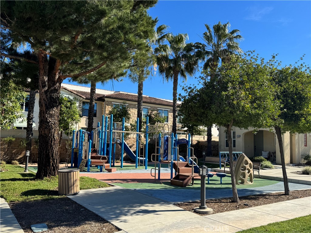 2968 Royal Simi Valley, CA 93065 - Photo 27 of 39