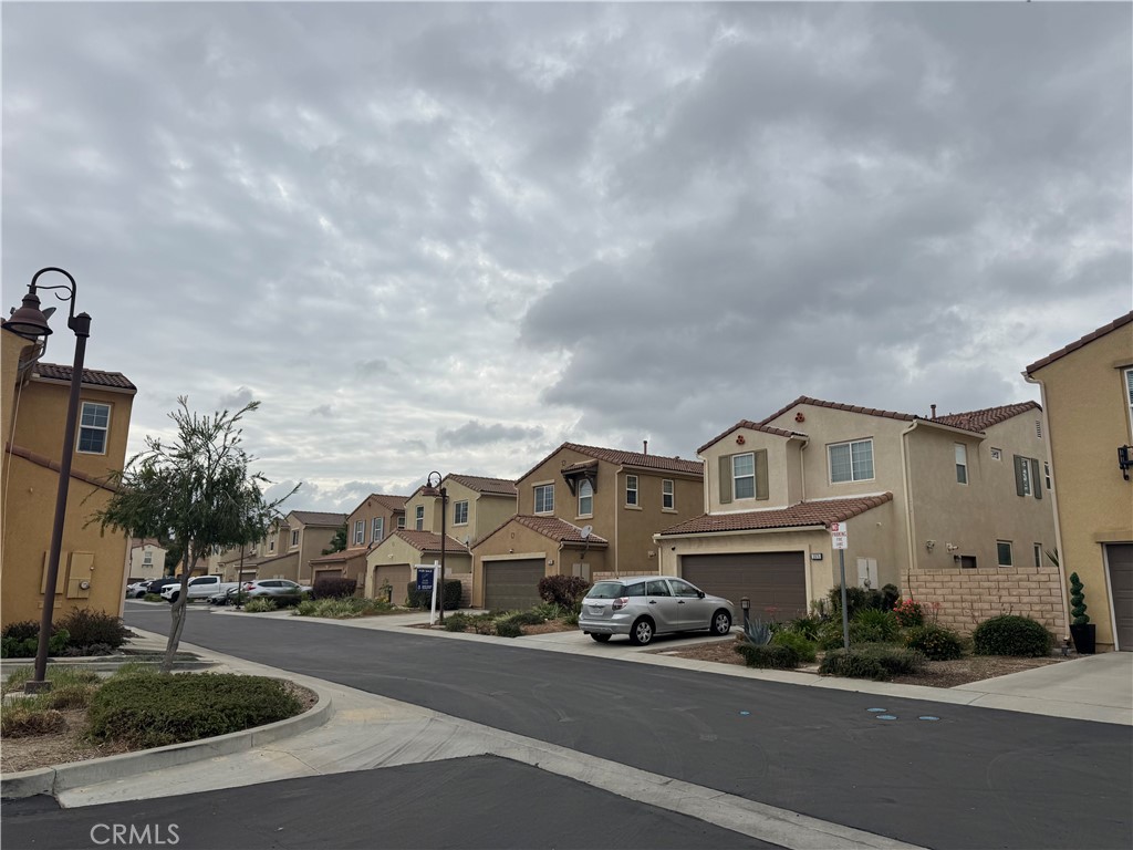 2968 Royal Simi Valley, CA 93065 - Photo 5 of 39