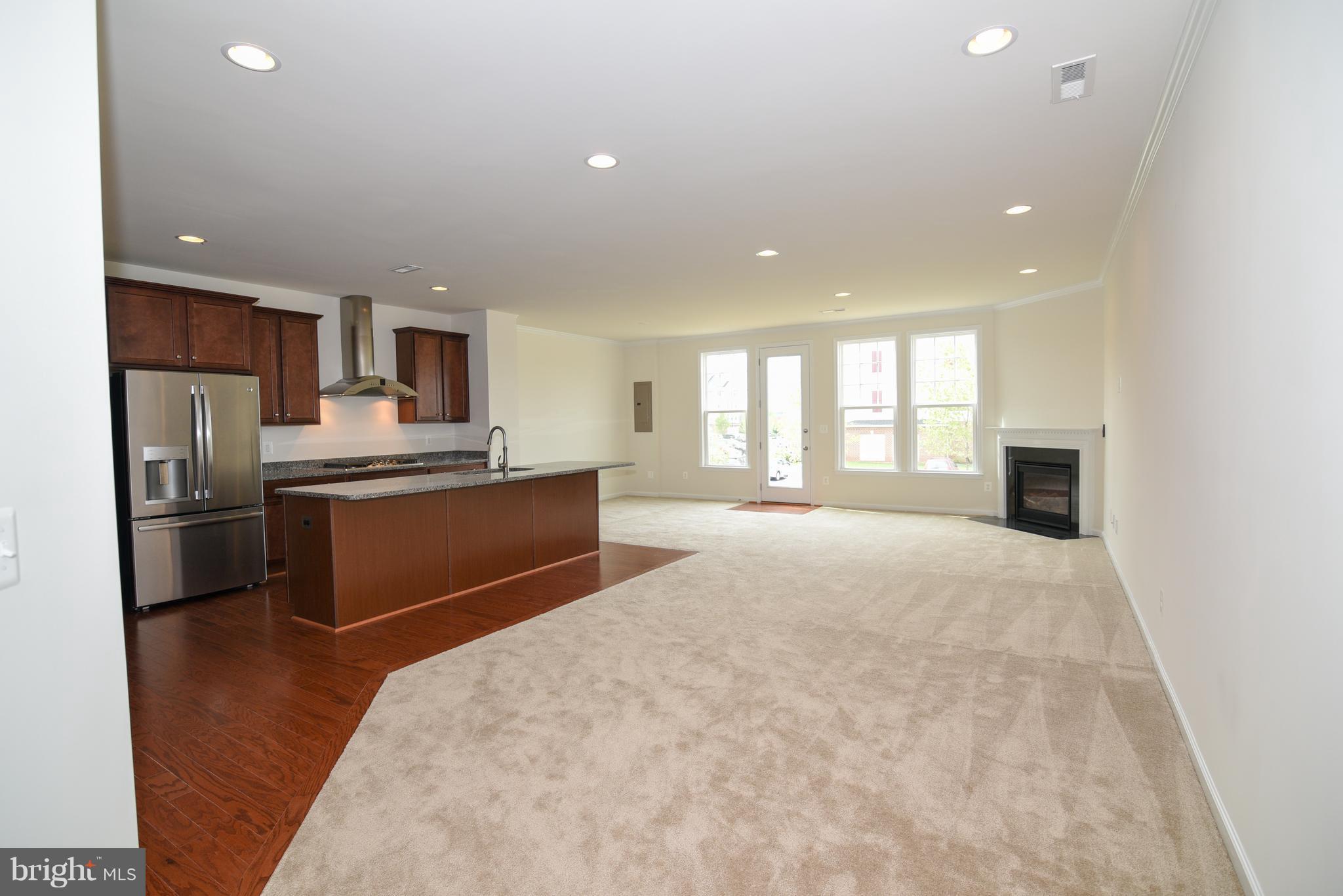 42459 Benfold Square Brambleton, VA 20148 - Photo 2 of 52 Kitchen