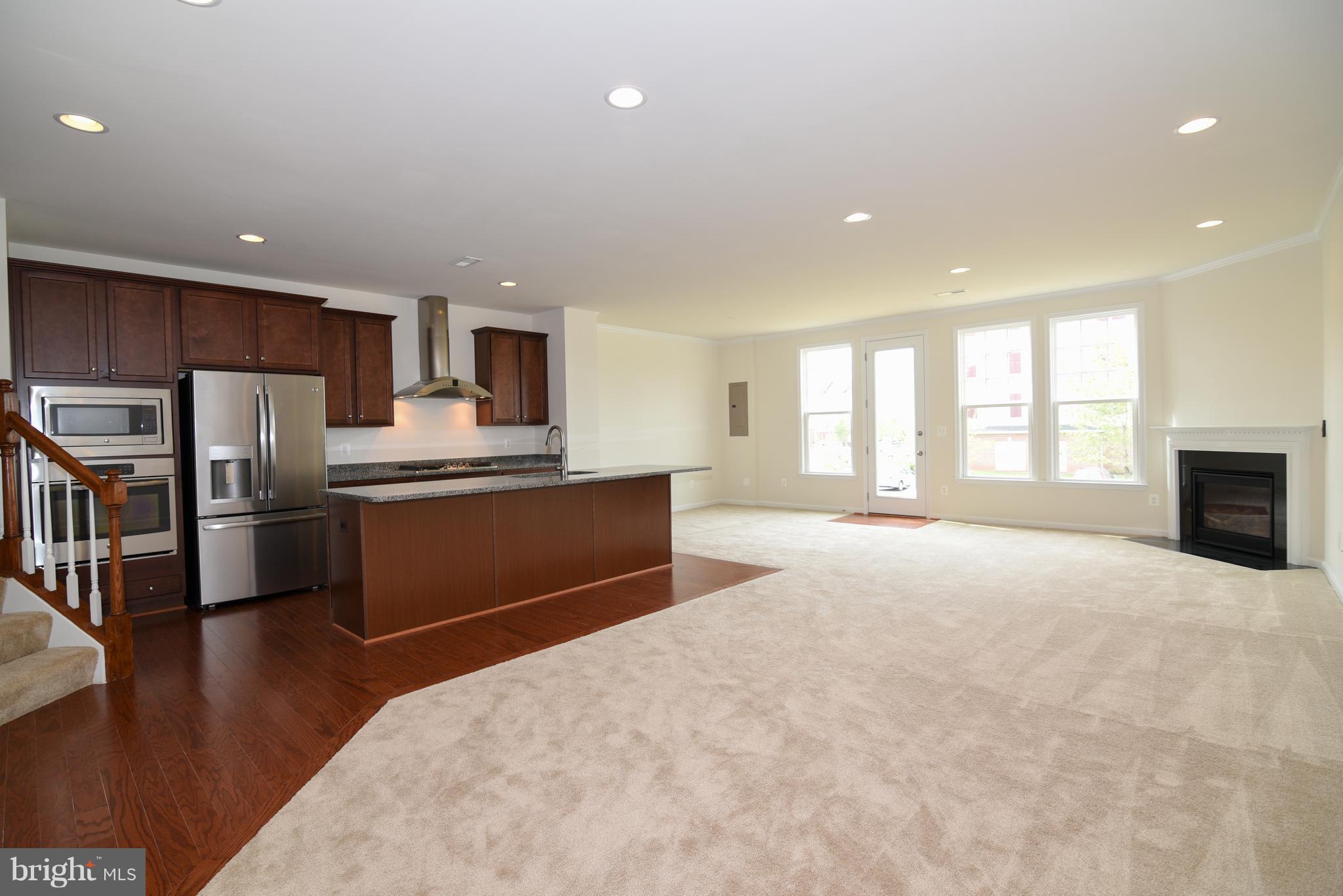 42459 Benfold Square Brambleton, VA 20148 - Photo 3 of 52 Living Room