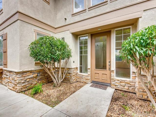 667 Poets Square Fallbrook, CA 92028 - Photo 2 of 20