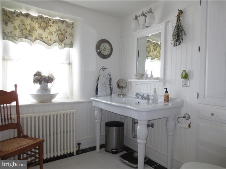 941 Long Mill Road Telford, PA 18969 - Photo 13 of 20 Bathroom