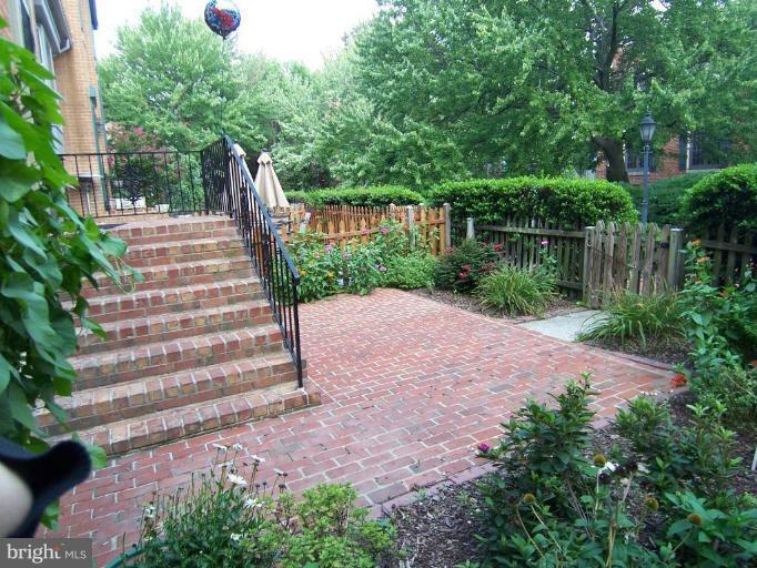 1317 South Glebe Road Arlington, VA 22204 - Photo 2 of 26 Exterior #2