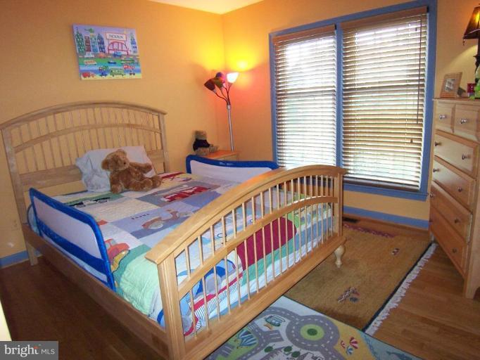 1317 South Glebe Road Arlington, VA 22204 - Photo 22 of 26 Bedroom #3