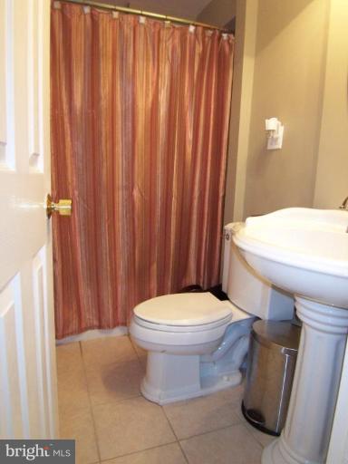 1317 South Glebe Road Arlington, VA 22204 - Photo 24 of 26 Bath #3