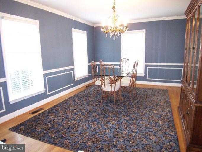 1317 South Glebe Road Arlington, VA 22204 - Photo 9 of 26 Dining Room
