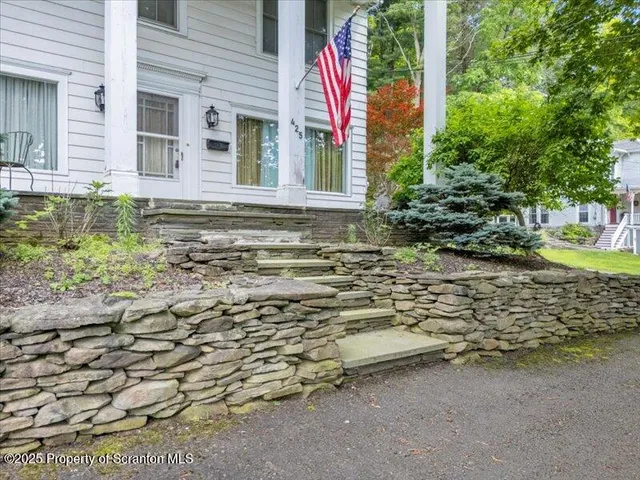 $349,900 | 425 Lake Avenue, Montrose, PA 18801