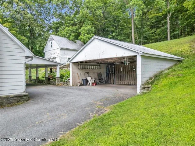 $349,900 | 425 Lake Avenue, Montrose, PA 18801