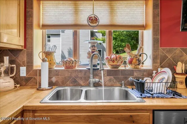 $349,900 | 425 Lake Avenue, Montrose, PA 18801