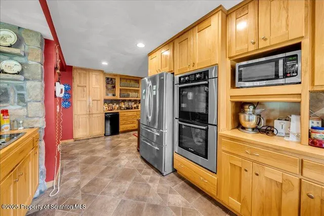 $349,900 | 425 Lake Avenue, Montrose, PA 18801