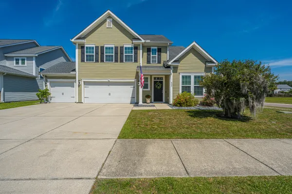 $469,999 | 403 Spectrum Road, Summerville, SC 29486