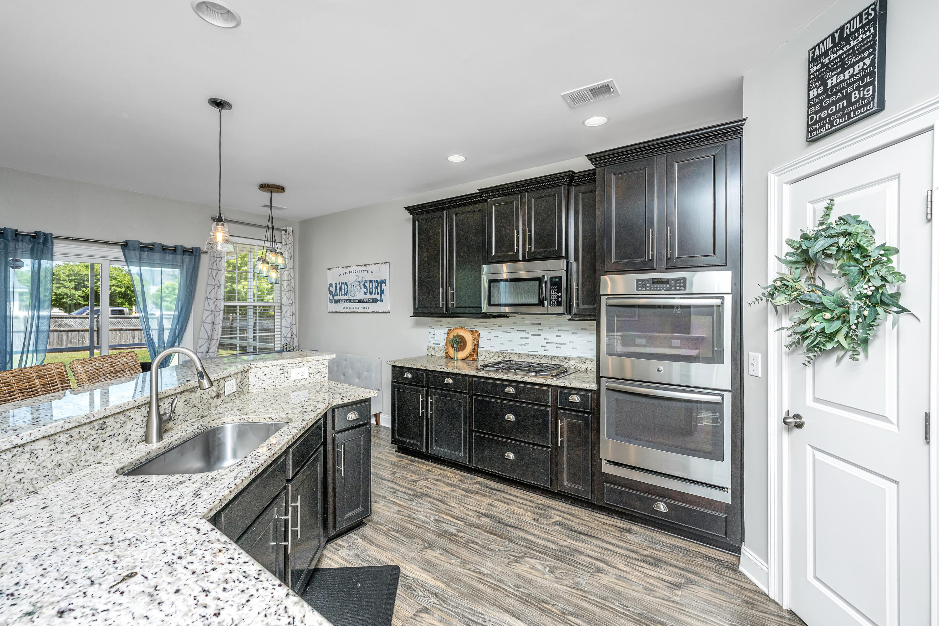 403 Spectrum Road Summerville, SC 29486 - Photo 12 of 50 403SpectrumRd014