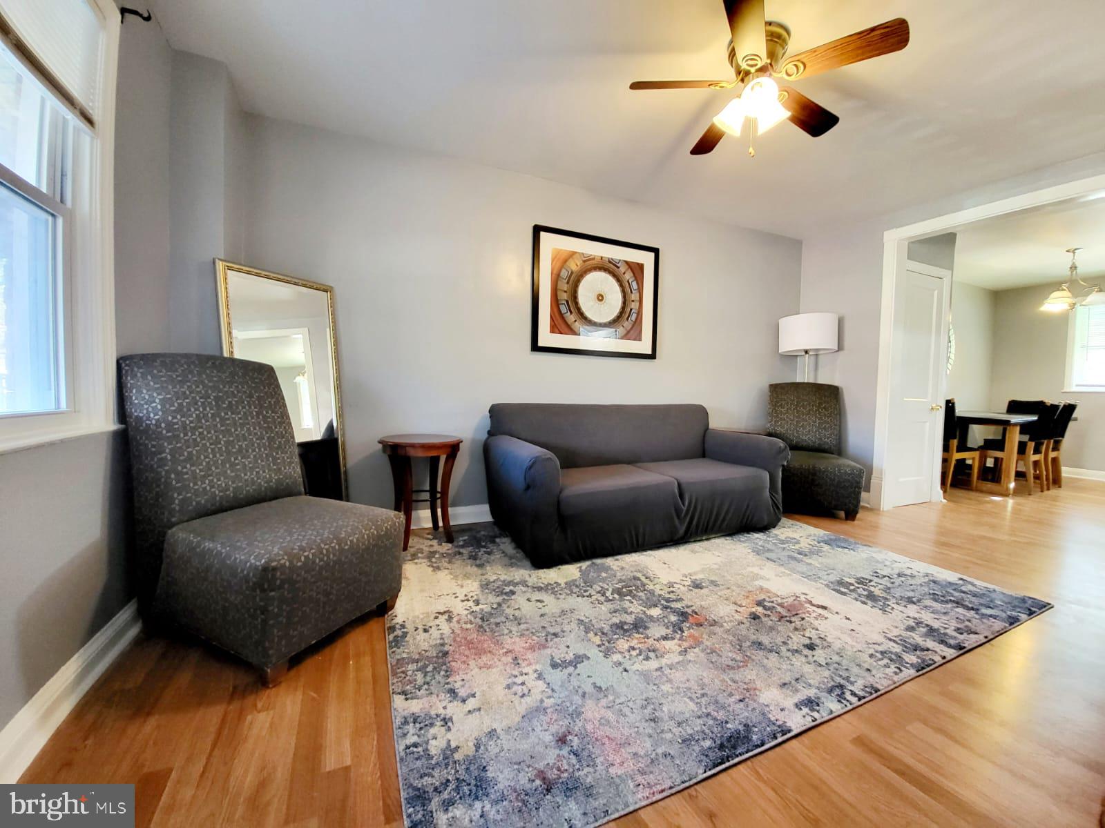 811 East Cold Spring Lane Baltimore, MD 21212 - Photo 7 of 8 Spacious living area