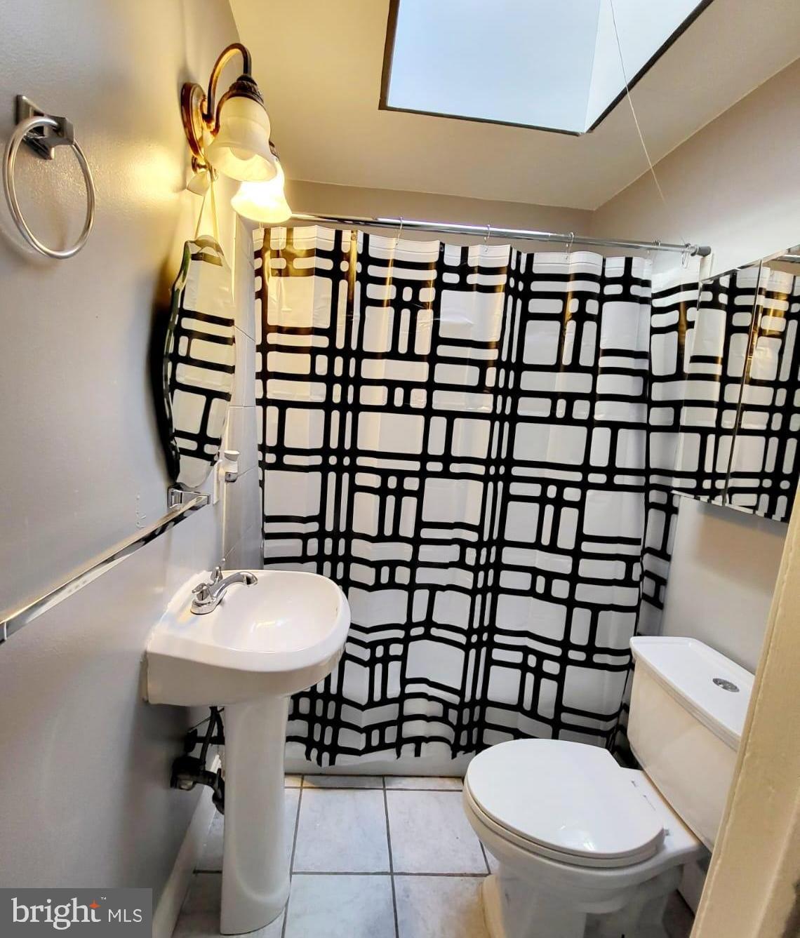 811 East Cold Spring Lane Baltimore, MD 21212 - Photo 8 of 8 Renovated bathroom