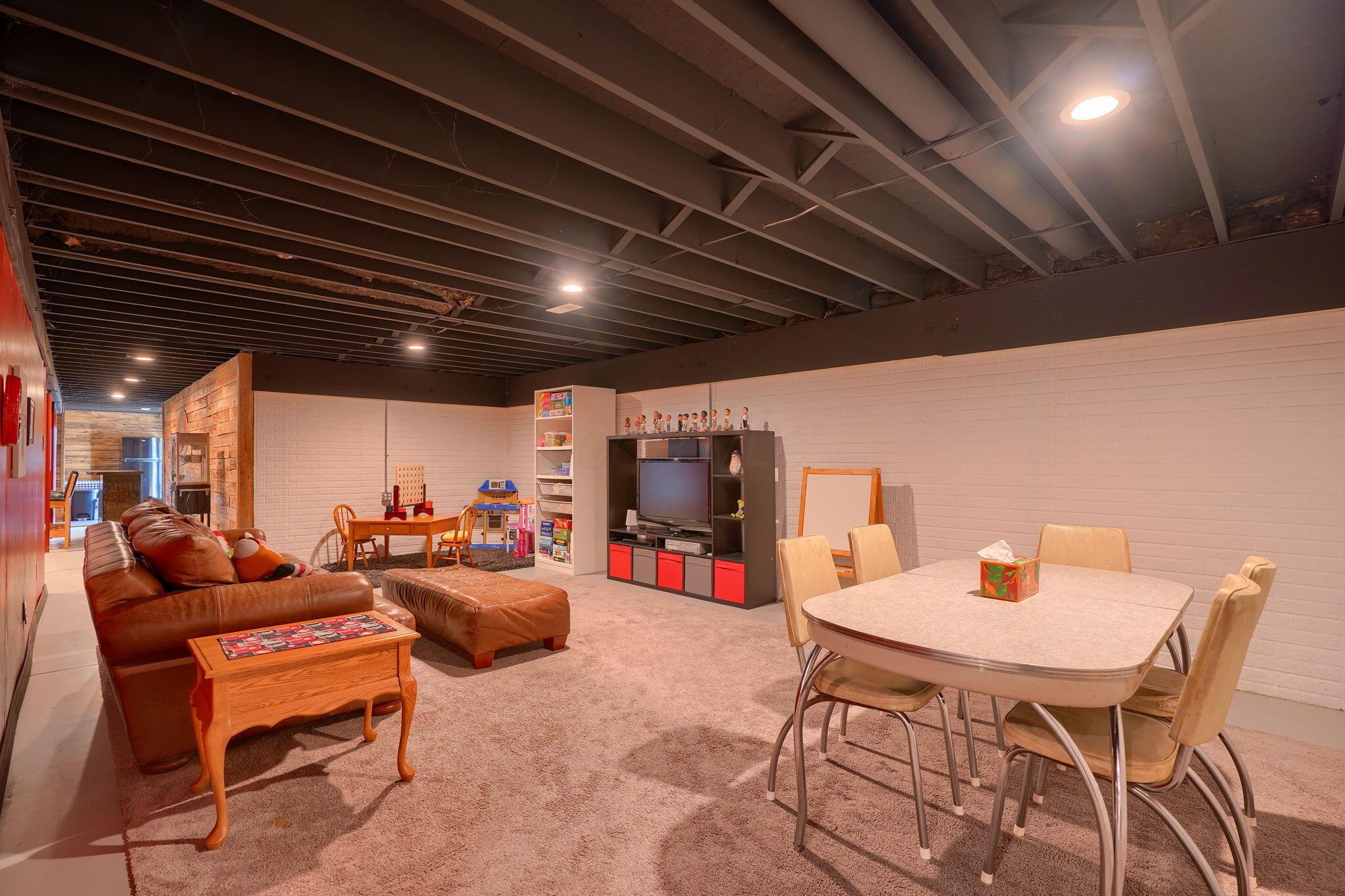6223 Wilson Road Northwest Lancaster, OH 43130 - Photo 57 of 111 Watch the big game in the lower level