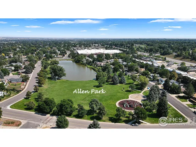 a view of an outdoor space with a garden