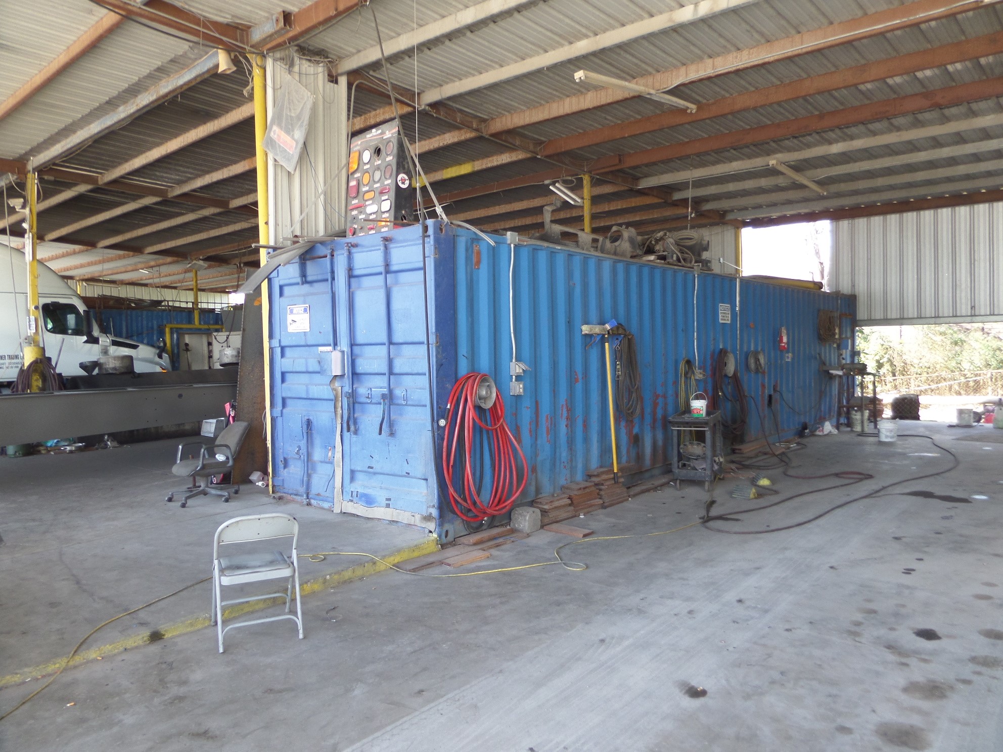 9700 Mykawa Road Houston, TX 77048 - Photo 14 of 48 a view of a room with gym equipment