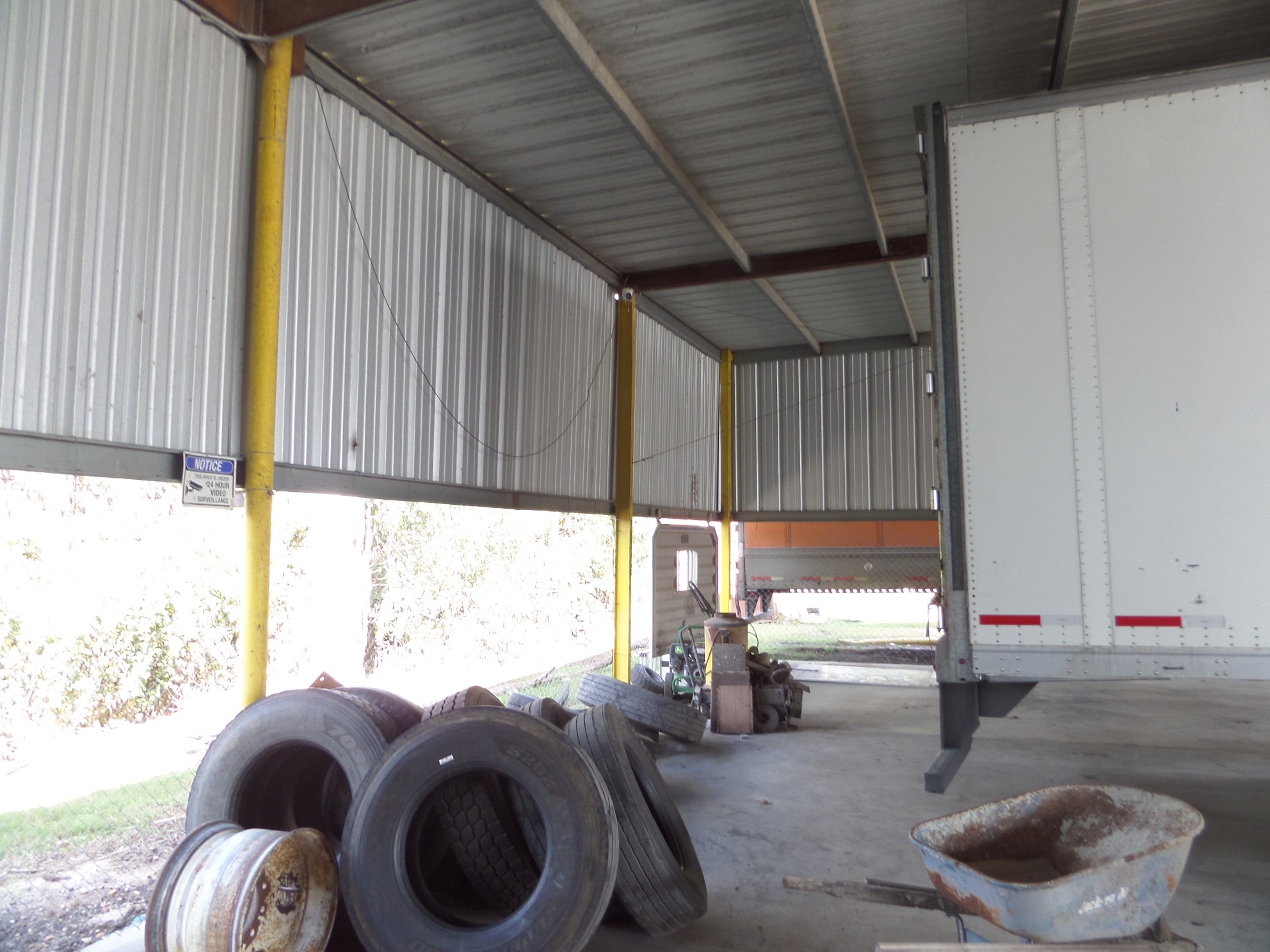 9700 Mykawa Road Houston, TX 77048 - Photo 15 of 48 a room with bed and window