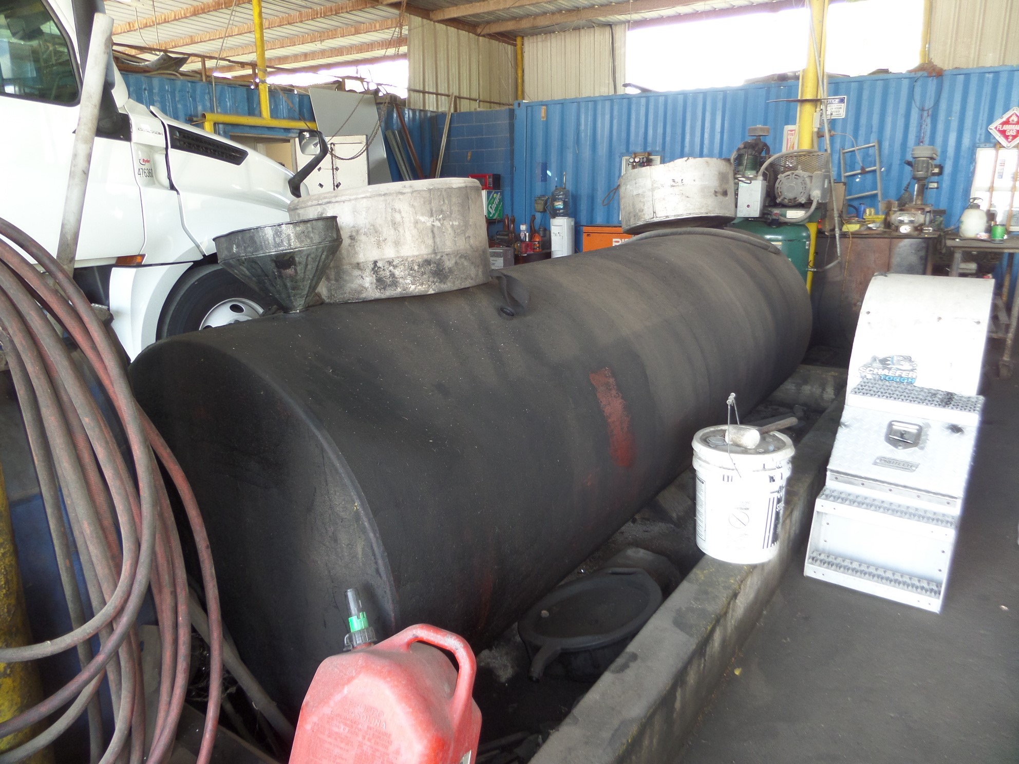 9700 Mykawa Road Houston, TX 77048 - Photo 23 of 48 a living room with a couch