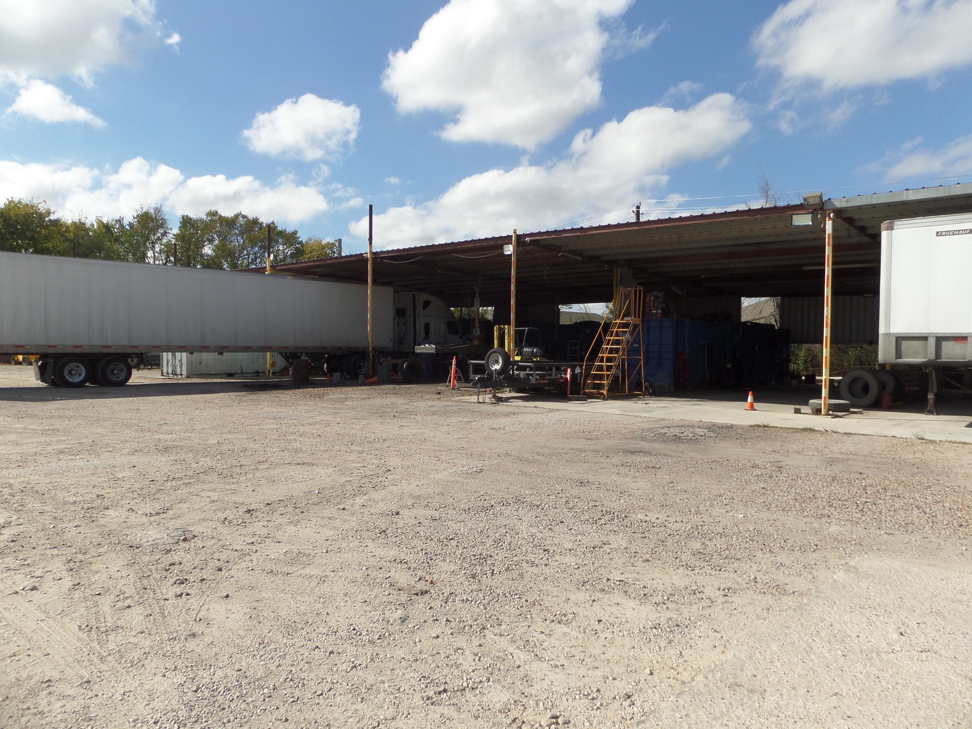 9700 Mykawa Road Houston, TX 77048 - Photo 3 of 48 a view of outdoor space and yard