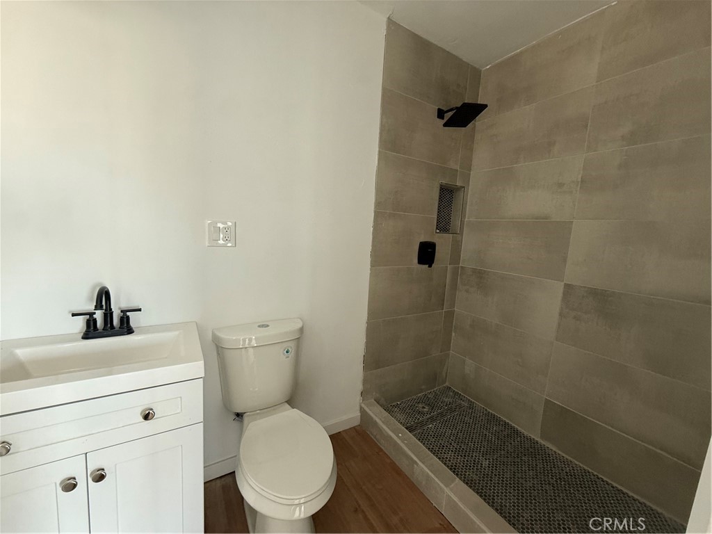 6459 Ruth Drive Yucca Valley, CA 92284 - Photo 18 of 24 Master bath