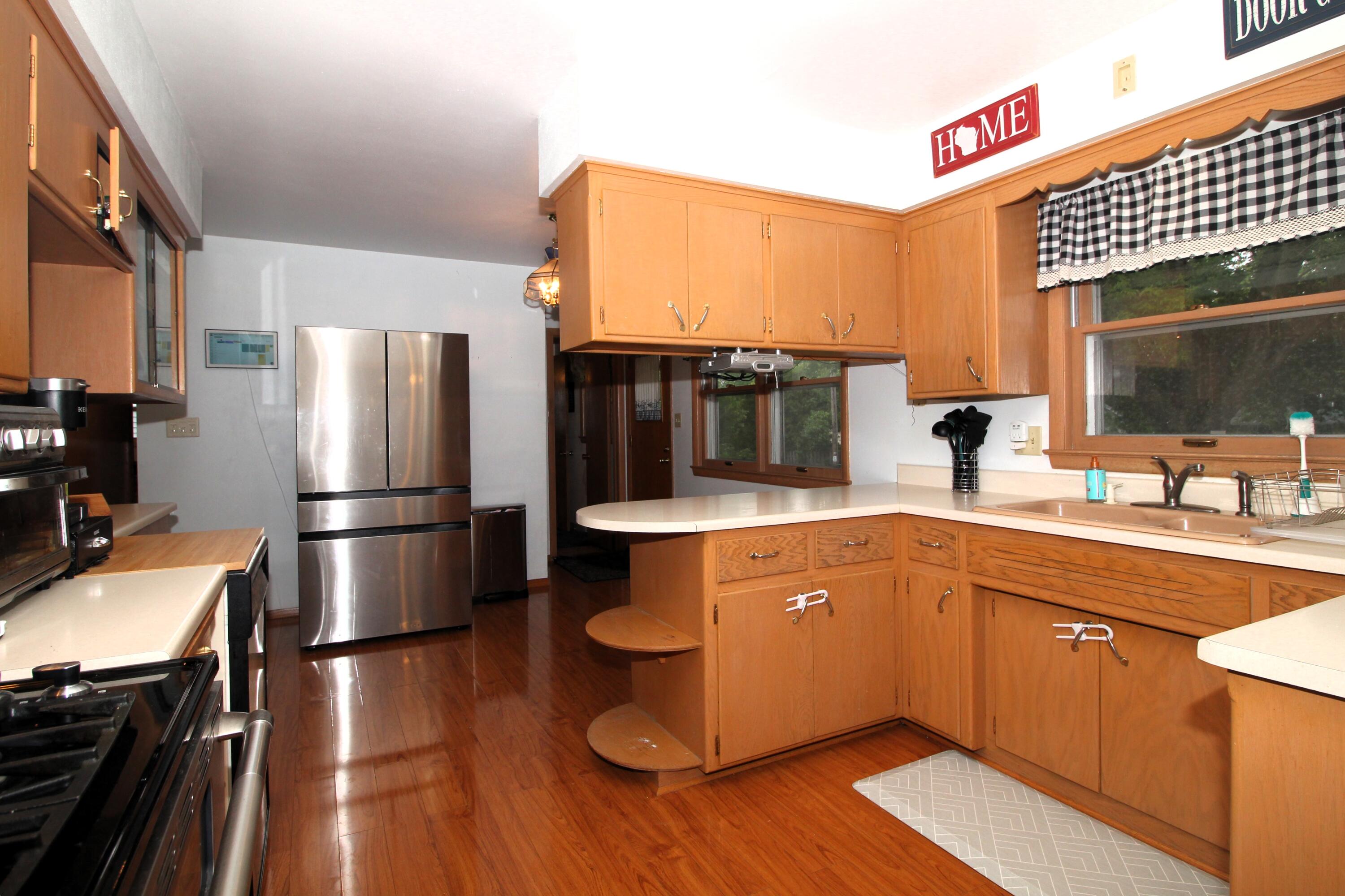 W174N9446 Joper Road Menomonee Falls, WI 53051 - Photo 3 of 32 Kitchen
