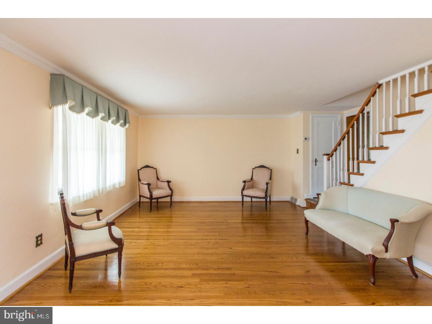 220 Pine Ridge Road Havertown, PA 19083 - Photo 6 of 21 Living Room