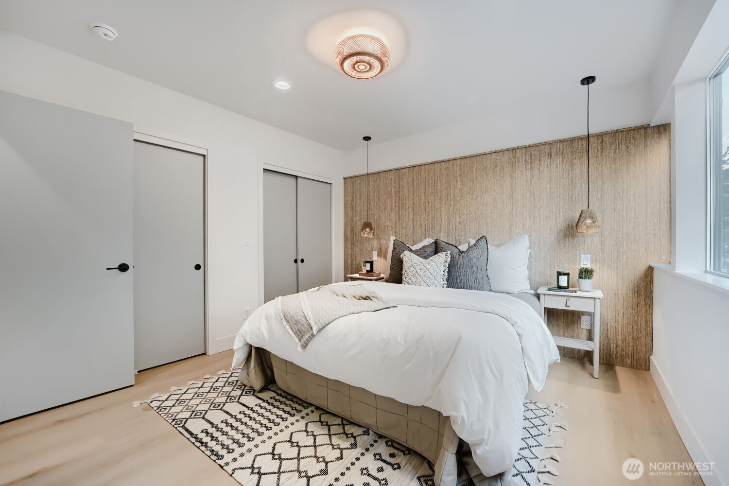 2626 58th Avenue Southwest, Unit B Seattle, WA 98116 - Photo 12 of 40