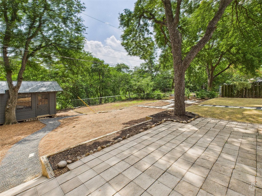 7019 Creighton Lane Austin, TX 78723 - Photo 38 of 40 a view of a backyard of a house