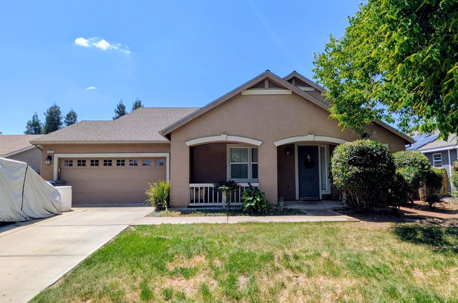 645 Sierra Avenue Reedley, CA 93654 - Photo 1 of 20