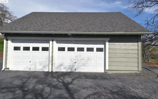 a view of an outdoor space