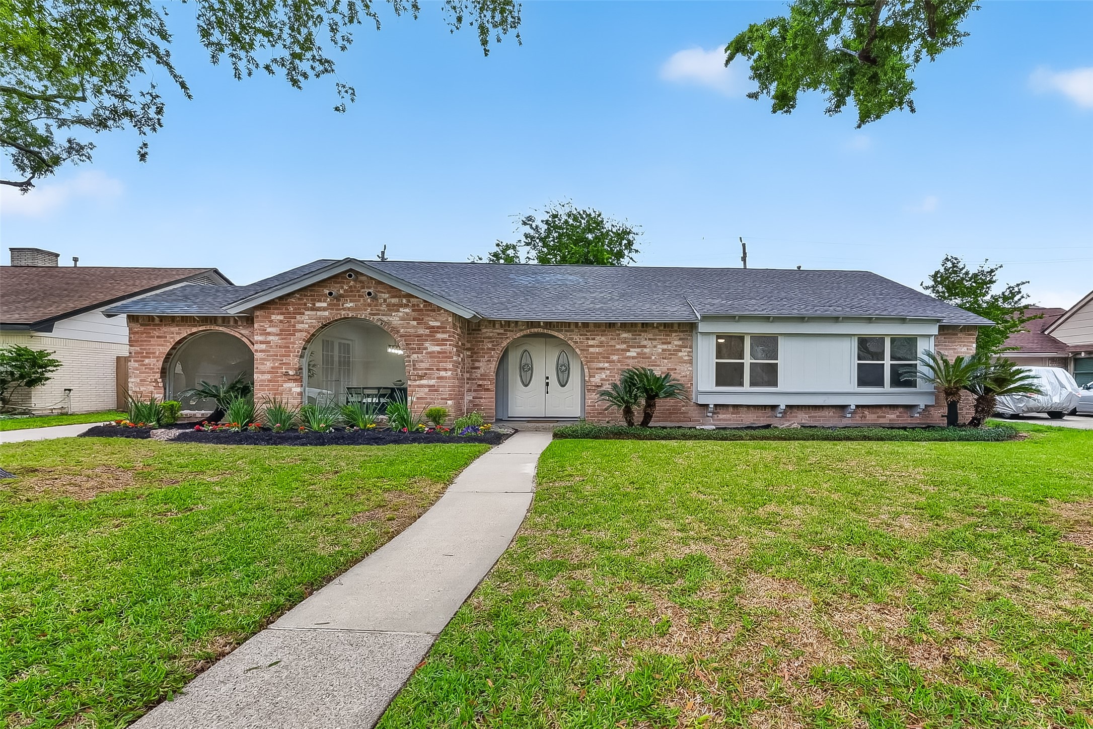 2914 Riata Lane Houston, TX 77043 - Photo 5 of 46