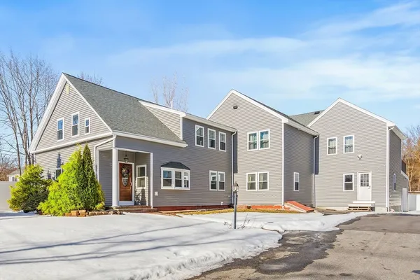 $1,050,000 | 463 Pleasant Street, East Bridgewater, MA 02333