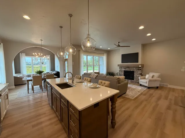 $599,900 | N1786 Red Cardinal Drive, Greenville, WI 54942