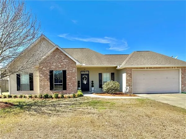 $295,000 | 151 Fayedaye Drive, Madisonville, LA 70447