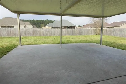 $290,000 | 151 Fayedaye Drive, Madisonville, LA 70447