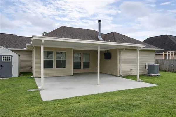 $285,000 | 151 Fayedaye Drive, Madisonville, LA 70447